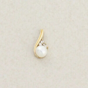 Pendant Only 10k Yellow Gold Freshwater Pearl & Cubic Zirconia Pendant